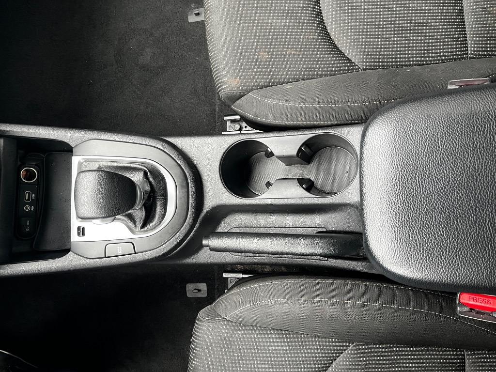 2021 Kia Forte LXS - Photo 15