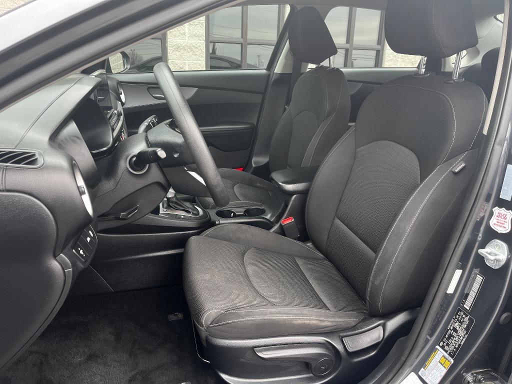 2021 Kia Forte LXS - Photo 6