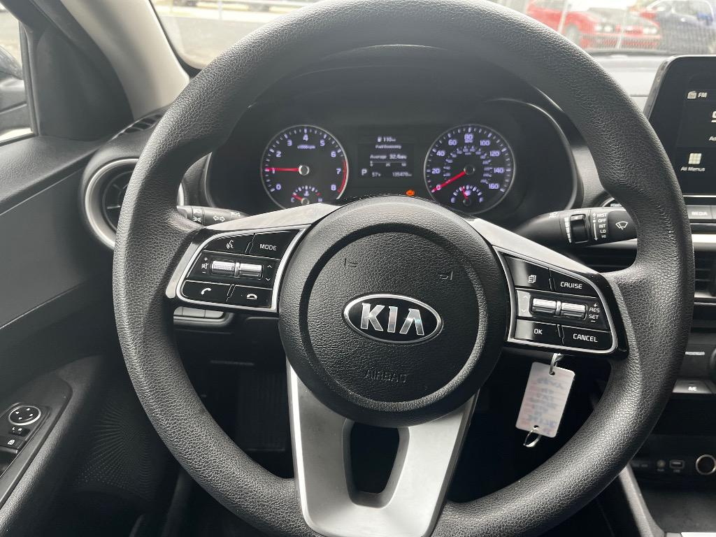 2021 Kia Forte LXS - Photo 9