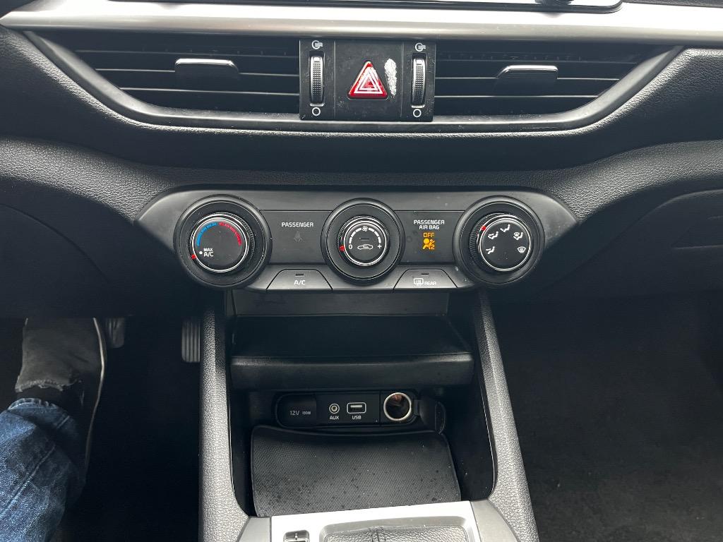 2021 Kia Forte LXS - Photo 14